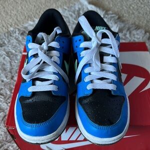 Nike Kids Vibrant Blue and Black Sneakers